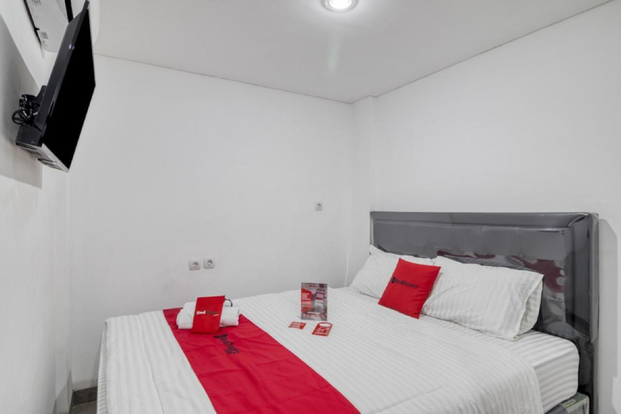 Reddoorz Syariah Near Galeria Mall Джокякарта Екстериор снимка