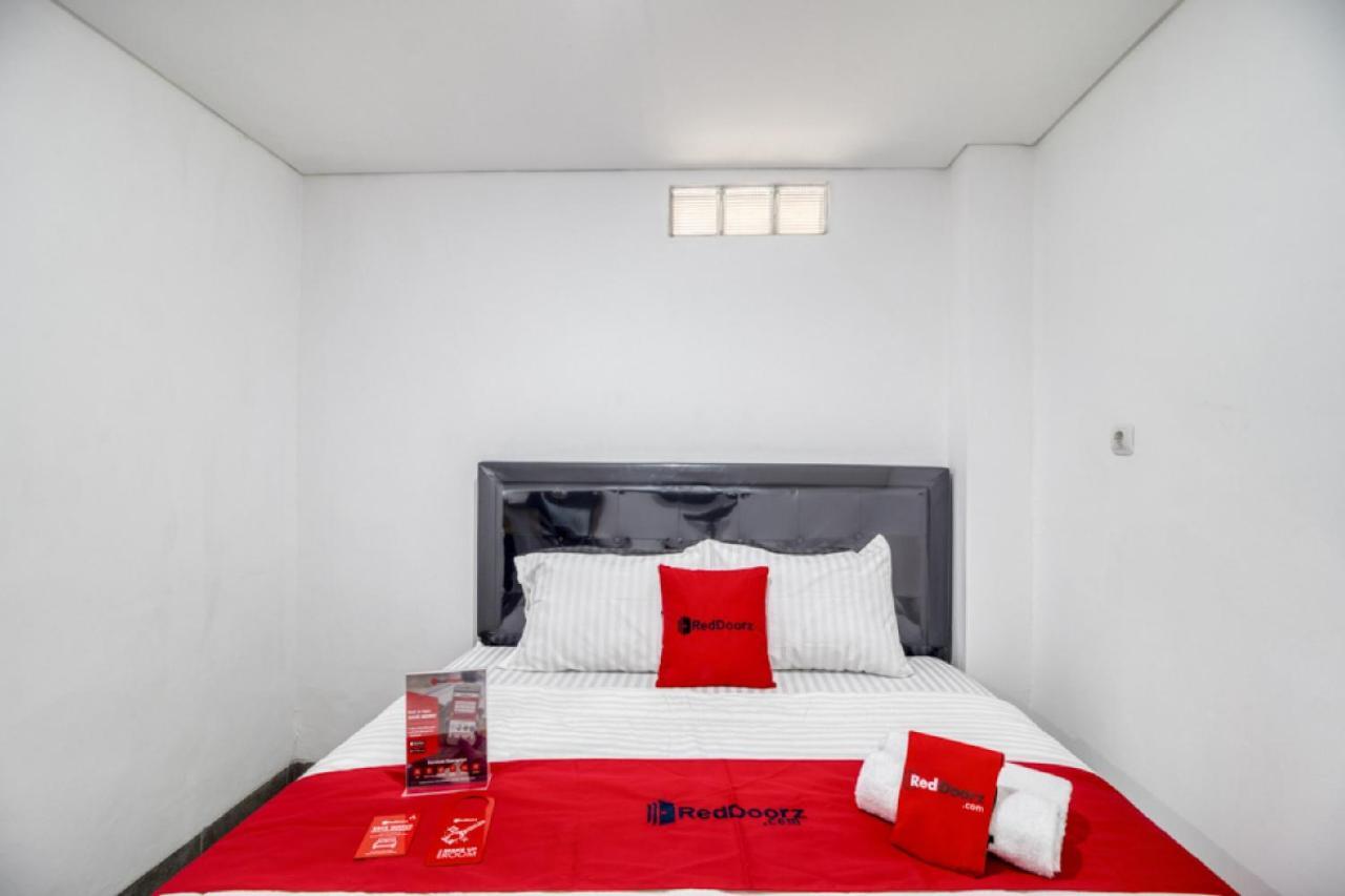 Reddoorz Syariah Near Galeria Mall Джокякарта Екстериор снимка