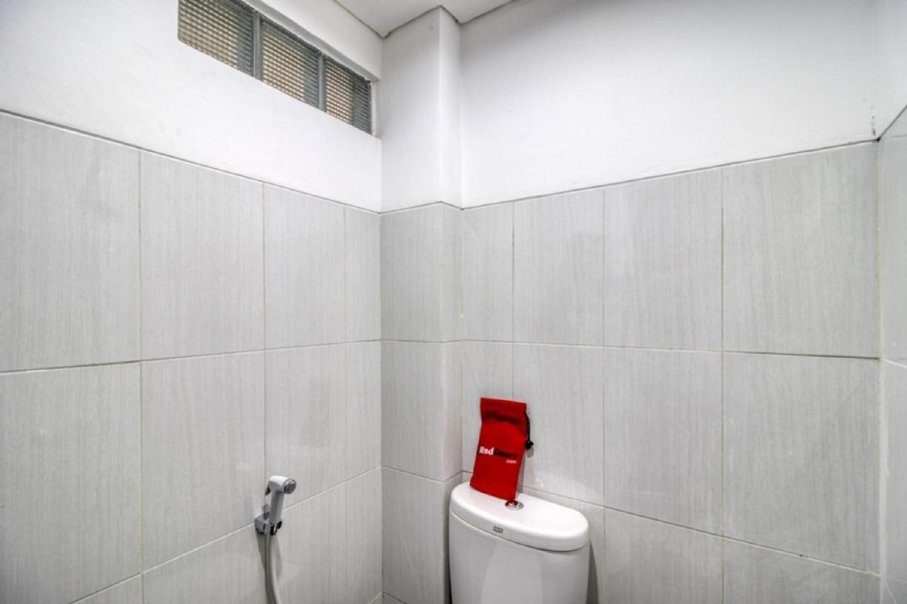 Reddoorz Syariah Near Galeria Mall Джокякарта Екстериор снимка