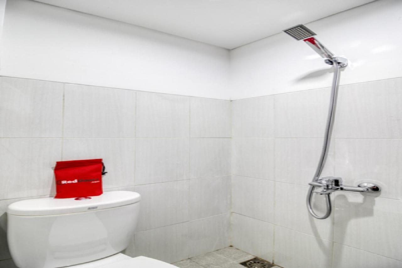 Reddoorz Syariah Near Galeria Mall Джокякарта Екстериор снимка