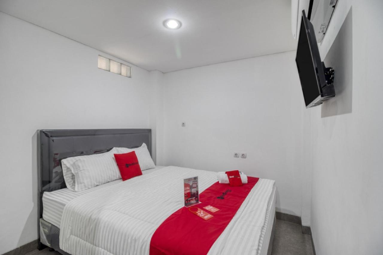 Reddoorz Syariah Near Galeria Mall Джокякарта Екстериор снимка