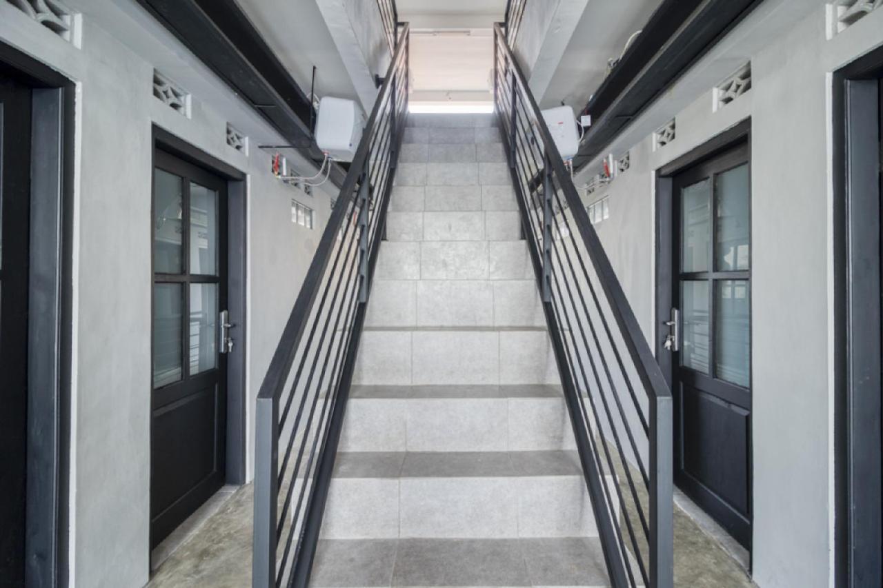 Reddoorz Syariah Near Galeria Mall Джокякарта Екстериор снимка